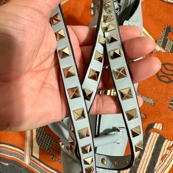 VALENTINO GARAVANI ❤️🌟 ROCKSTUD LEATHER BLUE TOTE BAG ⭐️ - Picture 10 of 14